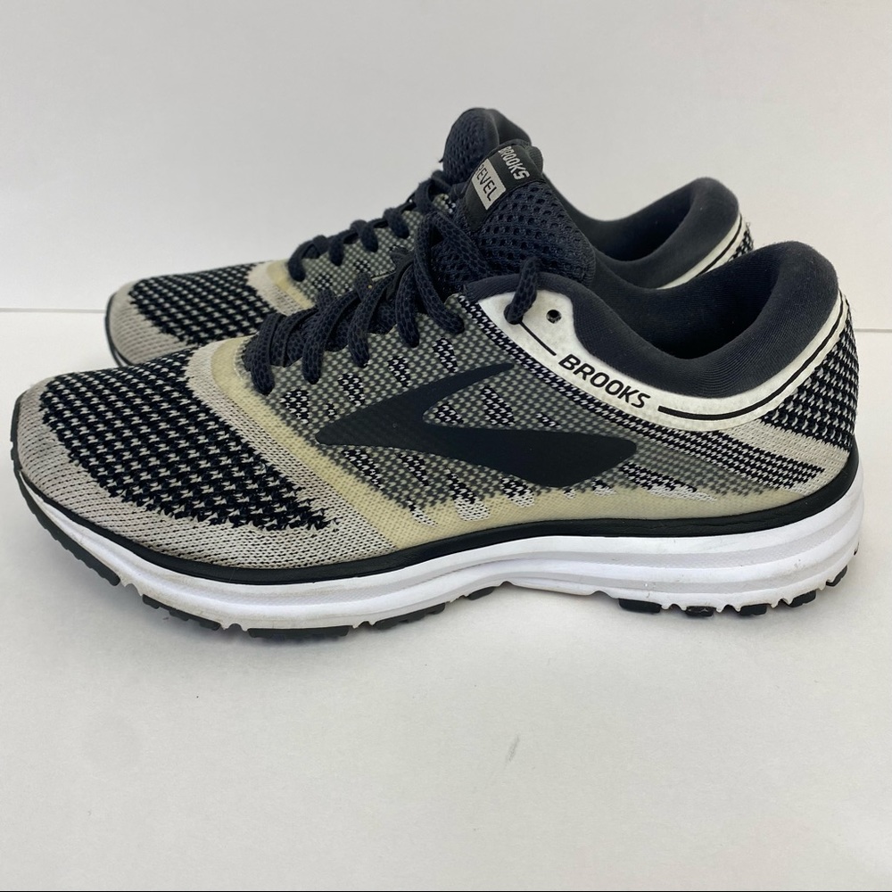 Brooks Womens Revel Black White Grey Running Shoes Sneakers 1202491B155 Size 6.5
